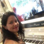 Profesora de piano, iniciación al Canto, solfeo, apreciación musical, teoría de la música, lenguaje musical para niños y adultos. Madrid y alrededores